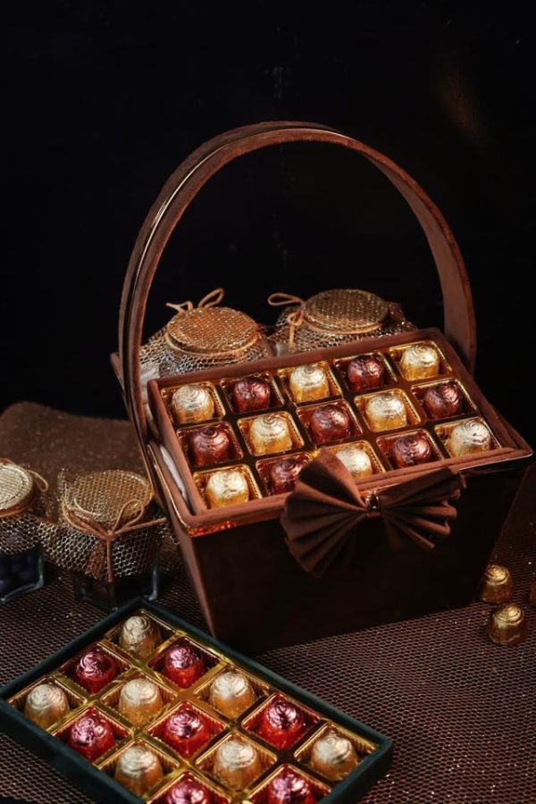 Rihas Velvet Gourmet Delight Basket
