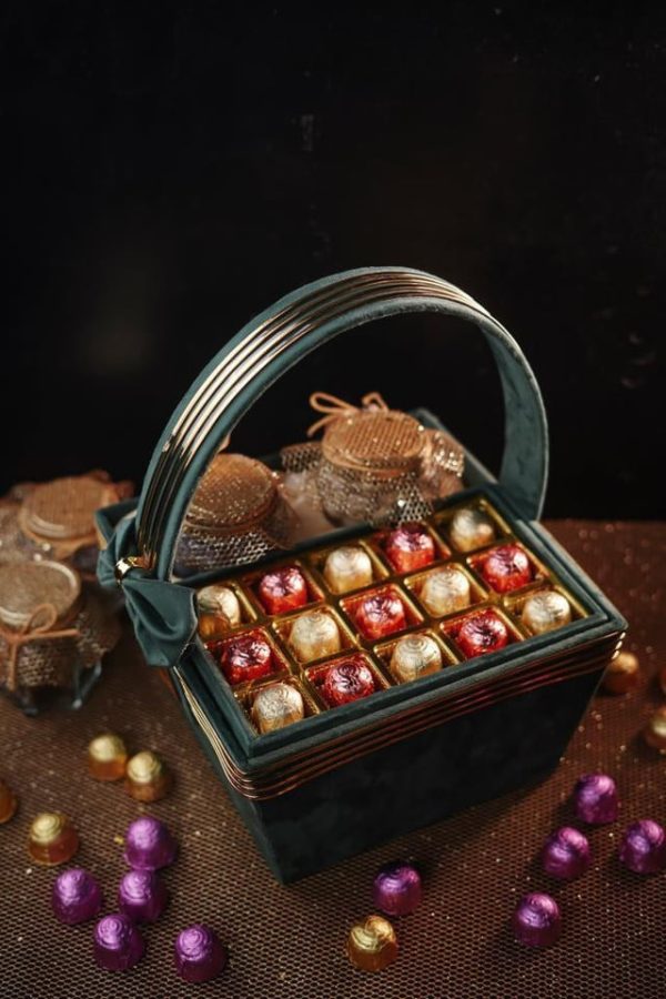 Rihas Velvet Gourmet Delight Basket - Image 3