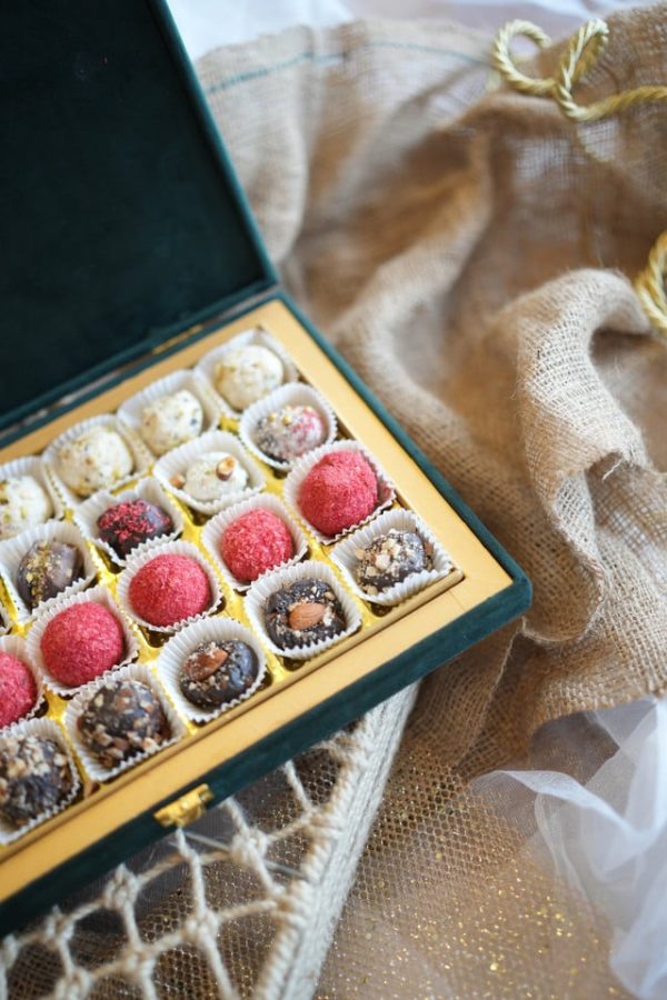 Velvet Delight Sweets Box - Image 2